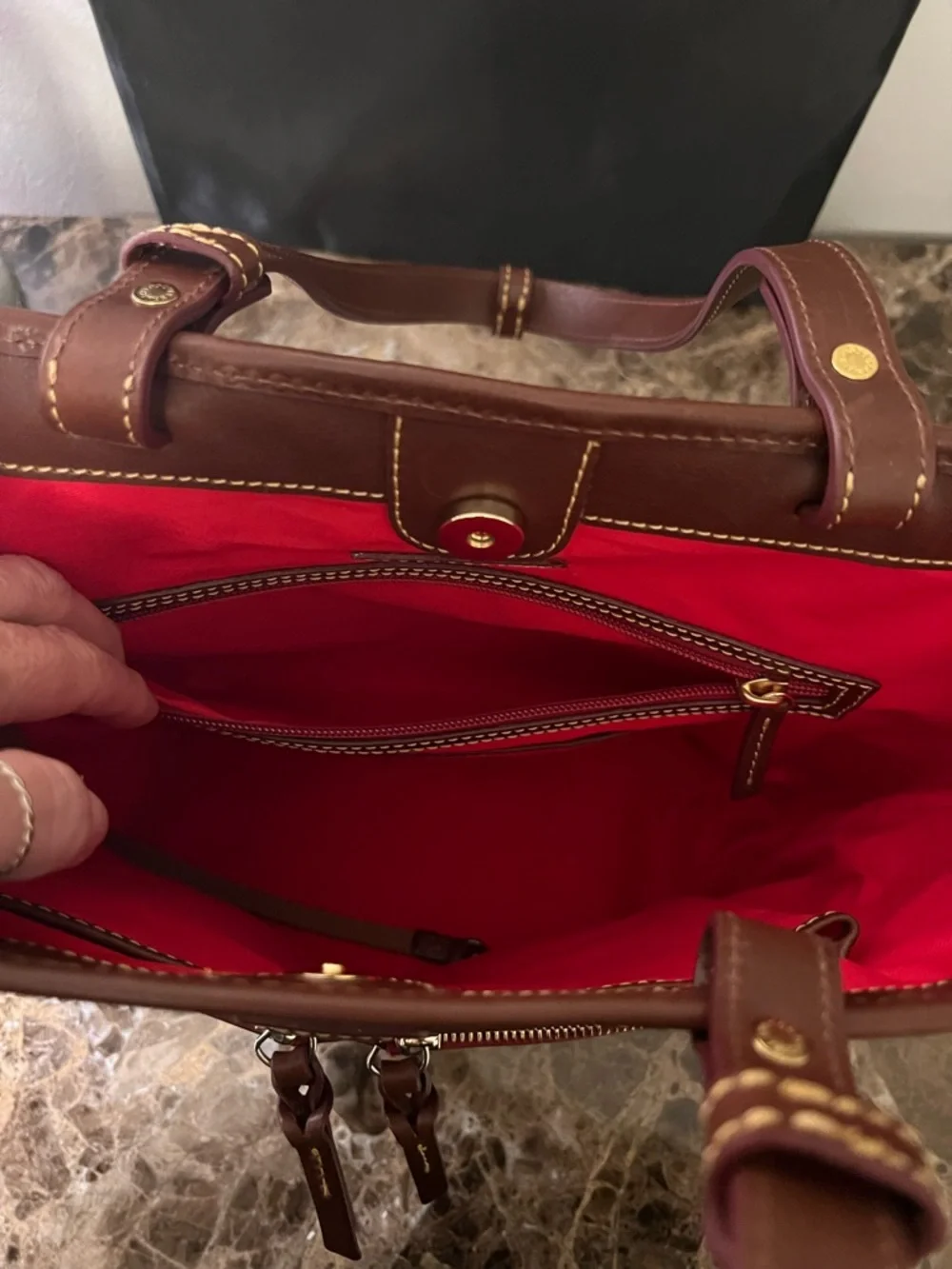 Genuine Dooney & Bourke Italian Florentine Leather Convertible Shopper & Charm - Picture 8 of 16